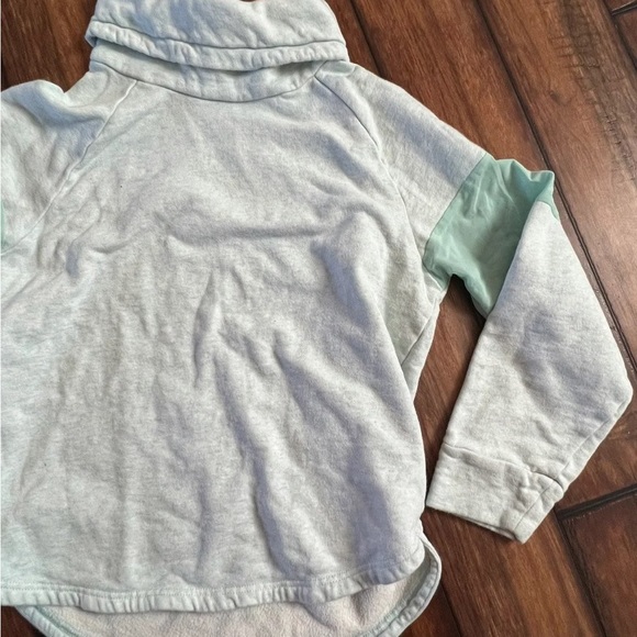 Gym Shark Sweatshirt - Picture 2 of 6